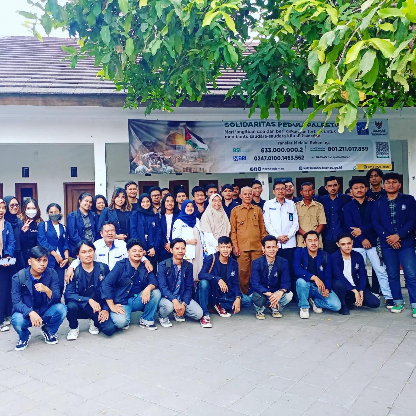 IST AKPRIND TERJUKAN MAHASISWA KKN DI SENDANGTIRTO