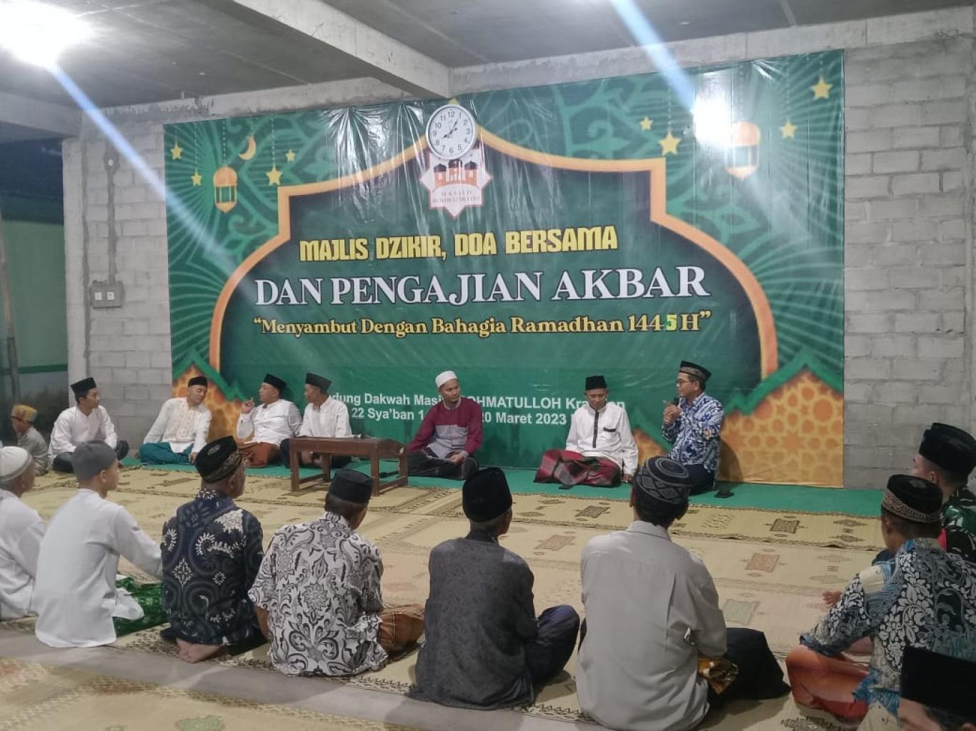 TARAWIH KELILING DI MASJID ROHMATULLOH, KRANDON KEMASAN