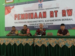 PEMKAL SENDANGTIRTO SELENGGARAKAN PEMBINAAN RT RW