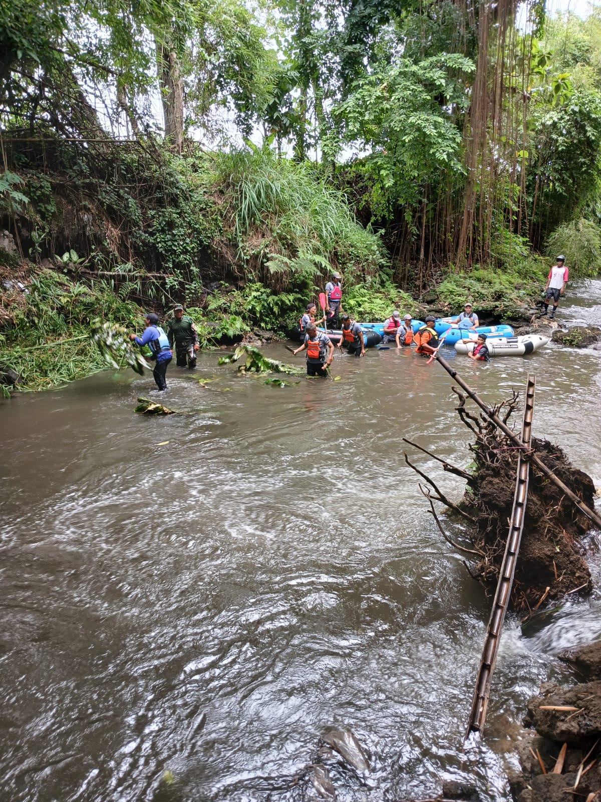 SATLIMAS SENDANGTIRTO LAKUKAN GIAT SUSUR SUNGAI