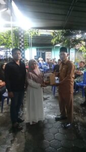 LUKADESI, Lurah Sendangtirto Serahkan Kutipan Akta Kematian kepada Ahli Waris